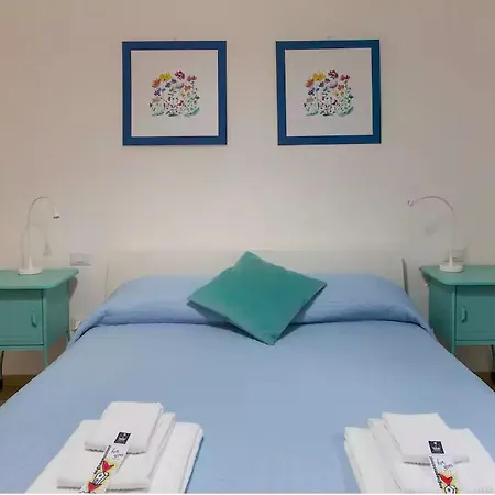Via Colombo Holiday Rooms-2